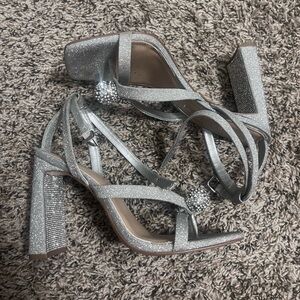 Gianni Bini Size 10 Prom shoes